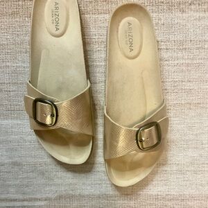 Arizona Jean Co. Gold Big Buckle Sandals | 11 | Birkenstocks Inspired | Good